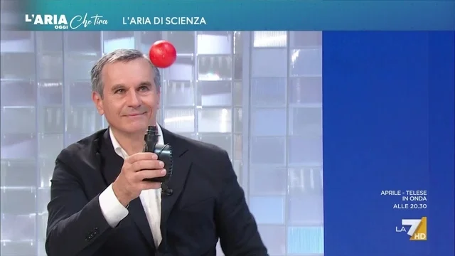 L'aria di scienza, Valerio Rossi Albertini spiega perché il cielo è lattginoso