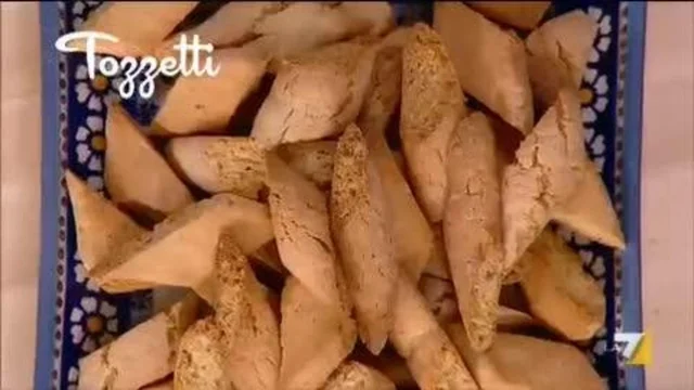 Tozzetti con Nocciole