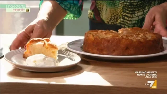 Torta quattro quarti alle mele renetta DOP con crema chantilly