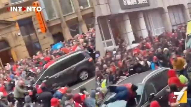 Un’auto investe la folla a Liverpool durante i festeggiamenti per la vittoria della Premier League: almeno 20 feriti