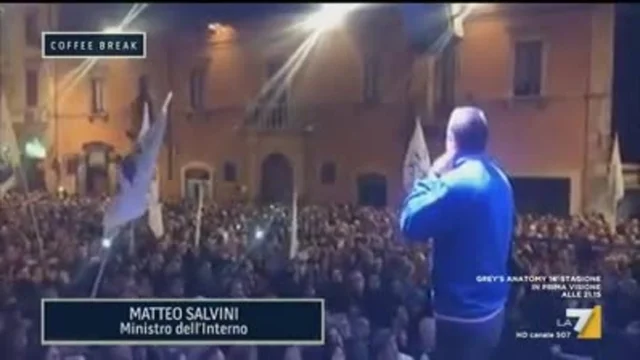 Matteo Salvini: 'A bordo della Sea Watch non una donna né un bambino, possono tornare da dove sono arrivati'