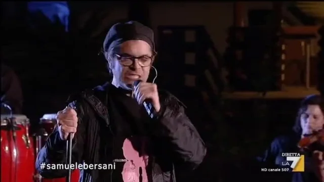 Samuele Bersani canta "Freak" dal vivo a Propaganda Live