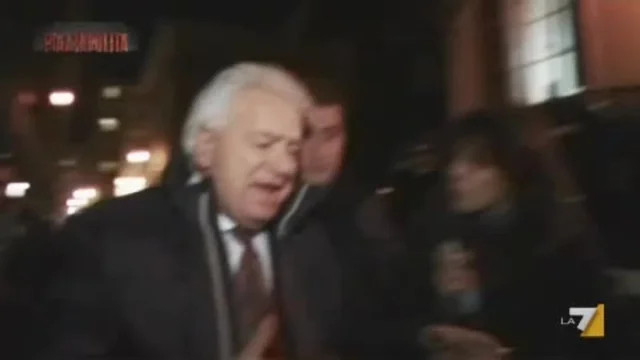 Decadenza: gli insulti dei 'fedelissimi' all'inviata di Piazzapulita