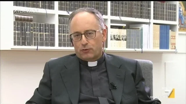 L'intervista a Padre Antonio Spadaro: "Papa Francesco vuol mettere Cristo al centro della Chiesa"