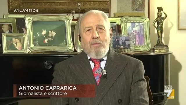 Il processo al principe Andrea, l'intervista ad Antonio Caprarica: "L'Inghilterra non ha avuto mai un monarca perbene... ma nessuno era finito alla sbarra. Elisabetta non ha intenzione di abdicare"