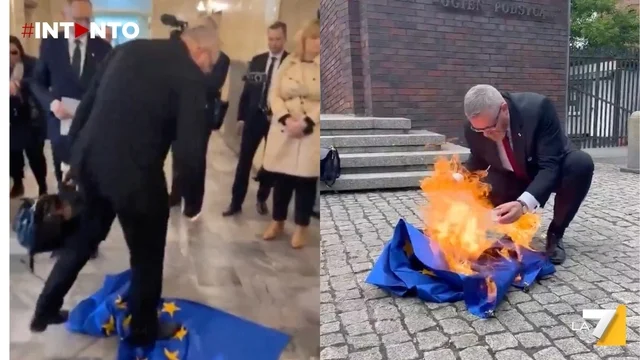 Polonia, Grzegorz Braun calpesta e brucia la bandiera dell’Unione Europea: “Ben fatto” dai sostenitori
