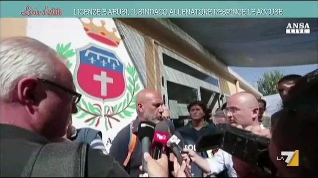 Licenze e abusi, il sindaco allenatore respinge le accuse