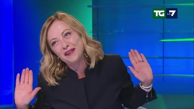Meloni e la battuta di Mentana: "Non vorrei che si allargasse a lei l'accusa di incontinenza"