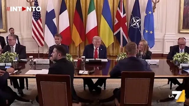 L’ammissione fuori onda di Meloni durante il summit con Trump