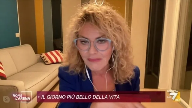 Eva Grimaldi contro Giovanardi: "Bocciato, dove c'è amore c'è famiglia"