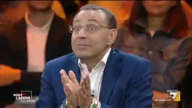 Stefano Esposito: 'Gli autobus sono andati a fuoco per mancata manutenzione...reintegratela'