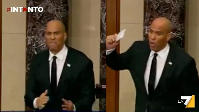 Cory Booker parla 25 ore consecutive in Senato per protesta contro Trump: record del più lungo 'filibuster' della storia degli USA
