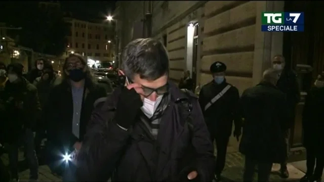 Paolini disturba Celata durante la diretta, Mentana: "Quando ha cominciato aveva i calzoni corti Casini..."
