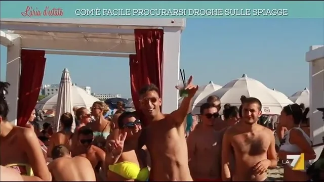 Com'è facile procurarsi droghe sulle spiagge
