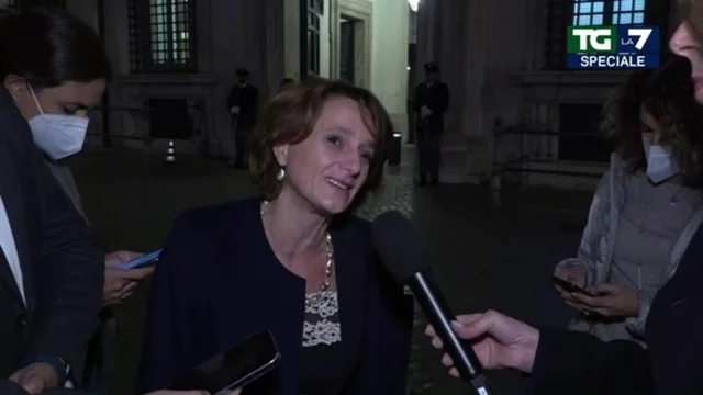 Manovra, le prime dichiarazioni della Ministra Bonetti: "L'iva sugli assorbenti passa dal 22 al 10%"