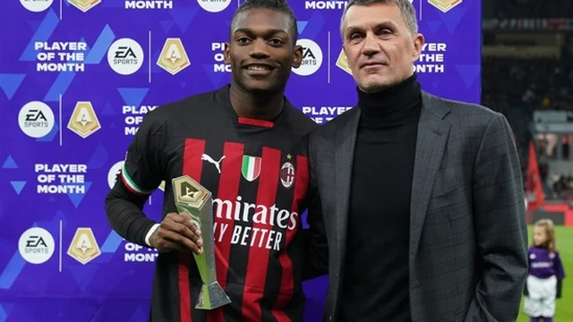 Paolo Maldini via dal Milan: la reazione di Leao sui social