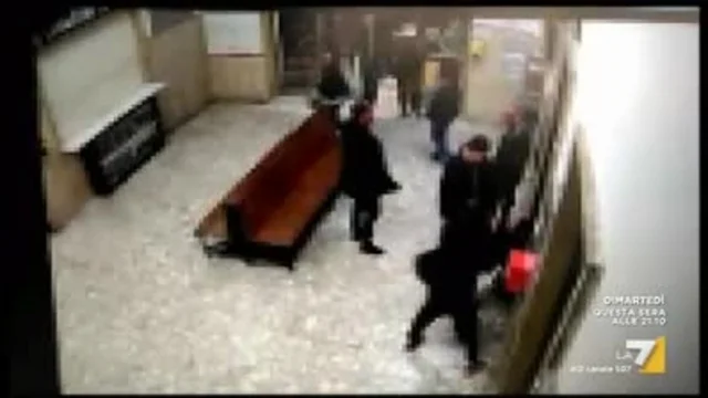 Ferrovia Circumvesuviana, aggressioni ed episodi di violenza a Napoli