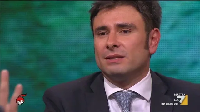 L'intervista ad Alessandro Di Battista (M5S) su Renzi e le primarie del Pd