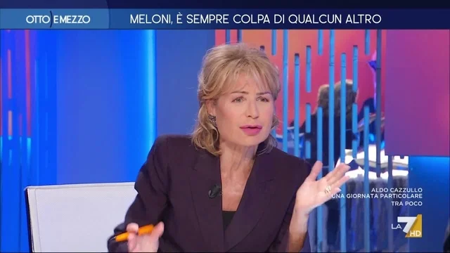 Campo largo, Gruber incalza Bersani: "Non esiste, non c’è niente"