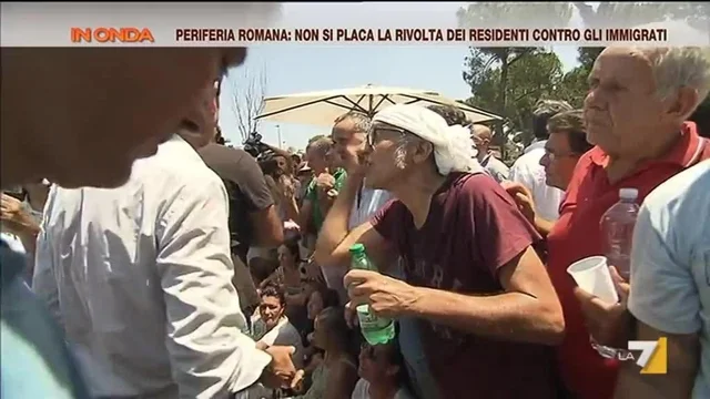 Periferia romana: non si placa la rivolta dei residenti contro gli immigrati
