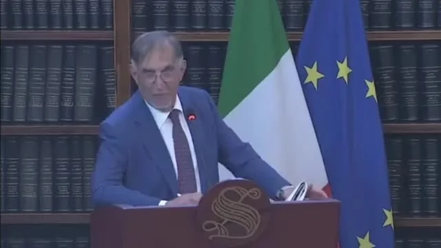La Russa se la prende con un giornalista: "Non giocherei a calcio con Berizzi, siamo pari"