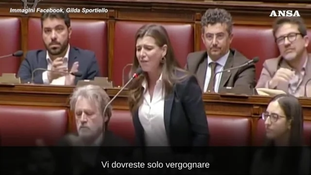 Aborto, l'intervento commovente della deputata 5 stelle alla Camera: "Quando mi guardo allo specchio..."
