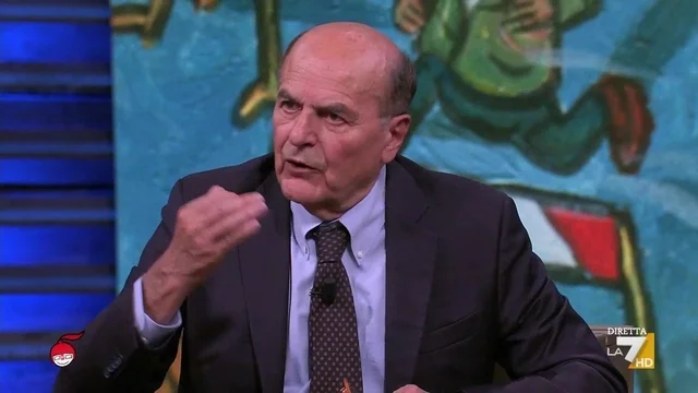 Bersani critica la riforma elettorale: "Il legislatore non deve raddrizzare le gambe ai cani"