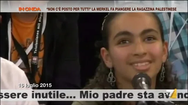 'Non c'è posto per tutti' la Merkel fa piangere la ragazzina palestinese