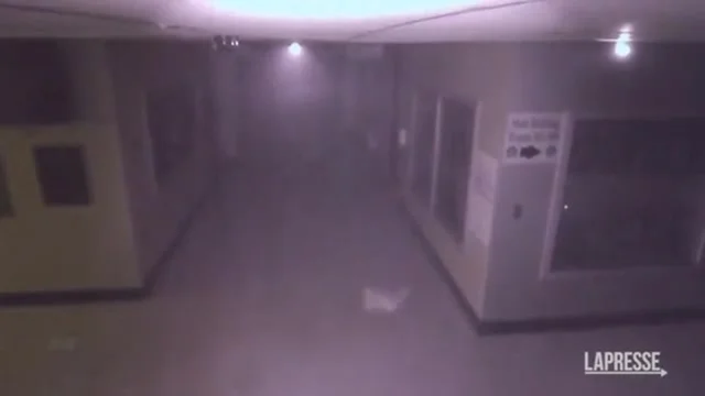 Il tornado rade al suolo la scuola: le immagini impressionanti