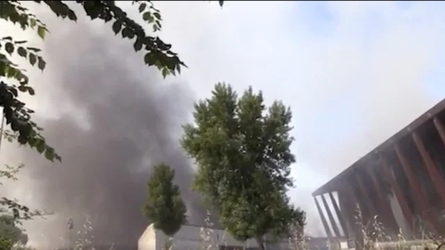 Roma, la discarica di Malagrotta continua a bruciare: le immagini