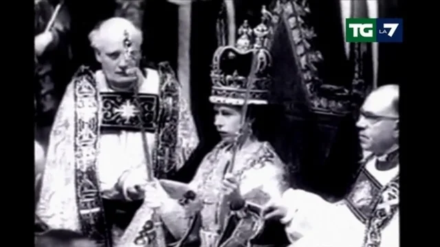 Addio all'ultima Regina: la storia di Elisabetta II