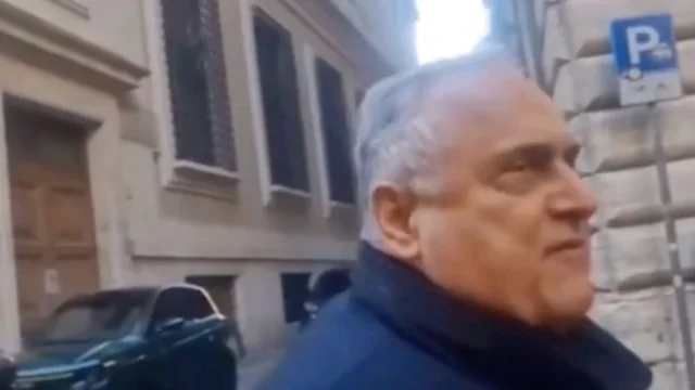 Falconiere della Lazio licenziato, parla Lotito: "Ha violato il codice etico, sono arrabbiato"
