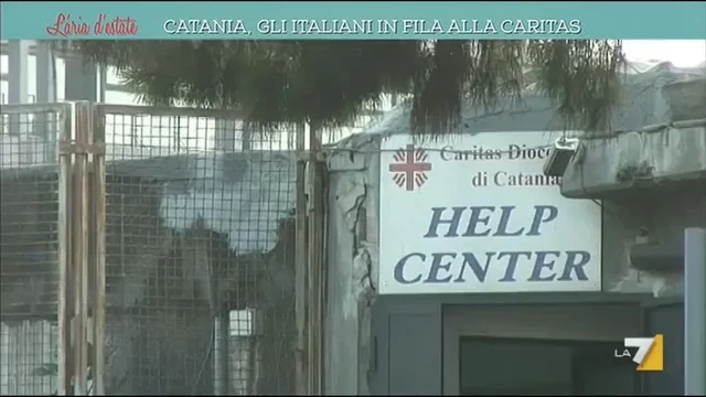 Catania, gli italiani in fila alla Caritas