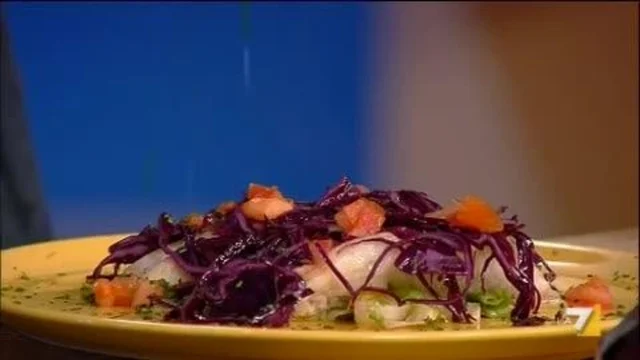 Filetto di scorfano con scarola e cavolo rosso