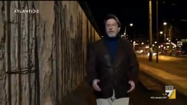 'Schiess befehl', l'ordine di sparare a vista chi tentava di attraversare il muro di Berlino: la storia del tunnel di Bernauer Strasse