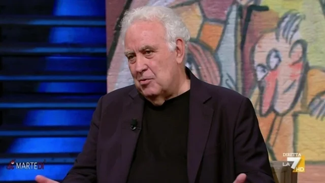 Santoro: "Bersani ci racconta ogni volta la favola del principe azzurro centrosinistra..."