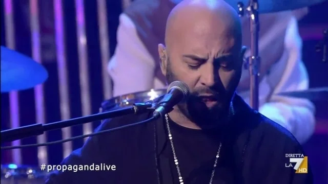 Negramaro - "Mentre tutto scorre" + sigla