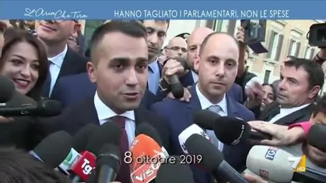 Hanno tagliato i parlamentari, non le spese