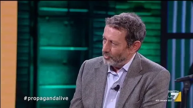 Michele Serra: 'Alla manifestazione di Milano non c'erano 250 mila radical chic'