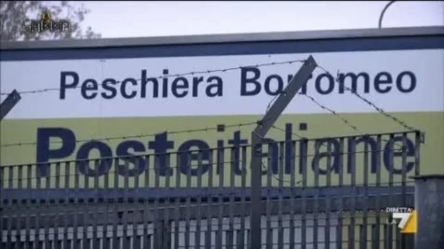 IL PACCO POSTE -- (SERVIZIO DI ALESSIO LASTA)