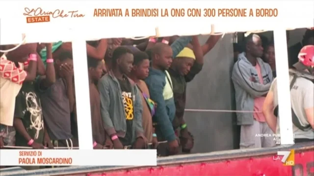 Arrivata a Brindisi la ONG con 300 persone a bordo