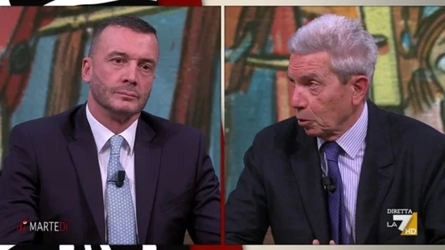 Casalino con Padellaro: “Il problema di Meloni è che il suo elettorato non crede più in Trump”