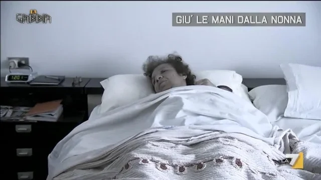Giù le mani dalla nonna
