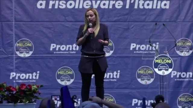 Giorgia Meloni: "Nella morra cinese della sinistra, clandestino batte donna violentata"