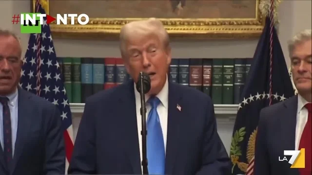 Trump lancia un piano contro l’autismo: "Ecco da cosa è causato..."