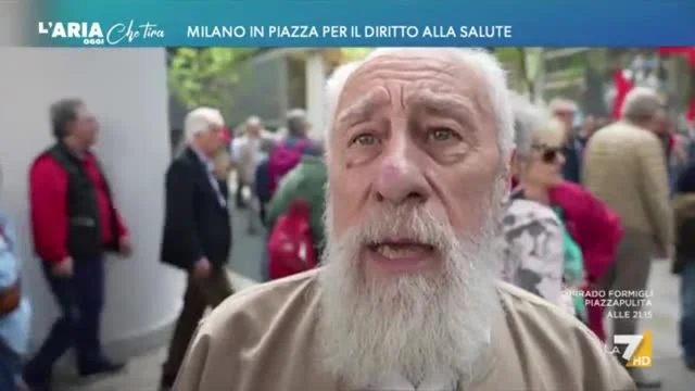 Milano in piazza per il diritto alla salute