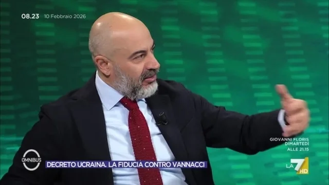 Vannacci, la previsione di Paragone: "Andrà sull'orlo di una crisi di nervi"