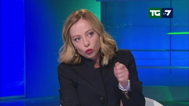 Borghi (Lega) contro Mattarella, Meloni: "Non sono d'accordo, ma è legittimo criticare"