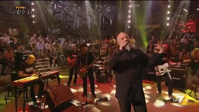 Eugenio Finardi in "Cadere sognare"