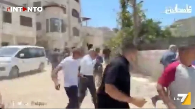 Forze israeliane sparano colpi contro diplomatici europei in Cisgiordania